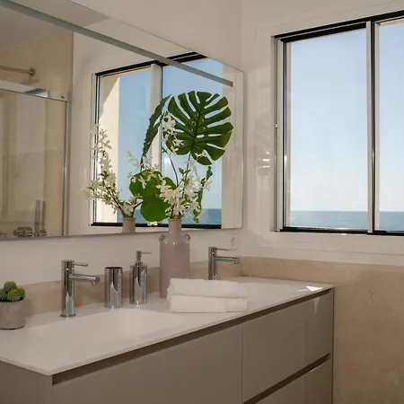 아파트 Luxury Front Line Beach Penthouse Costa Del Sol *