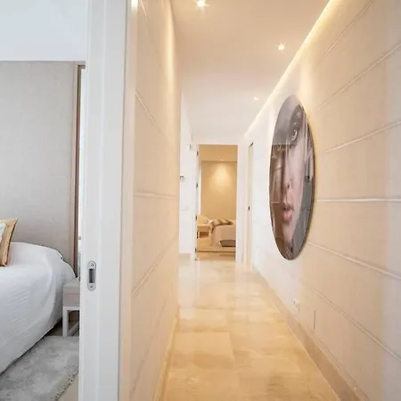 아파트 Luxury Front Line Beach Penthouse Costa Del Sol *