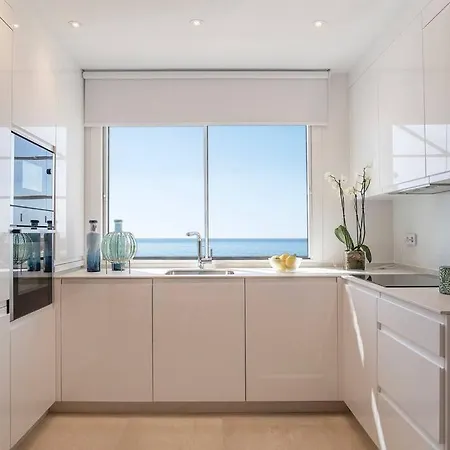 아파트 Luxury Front Line Beach Penthouse Costa Del Sol 에스테포나